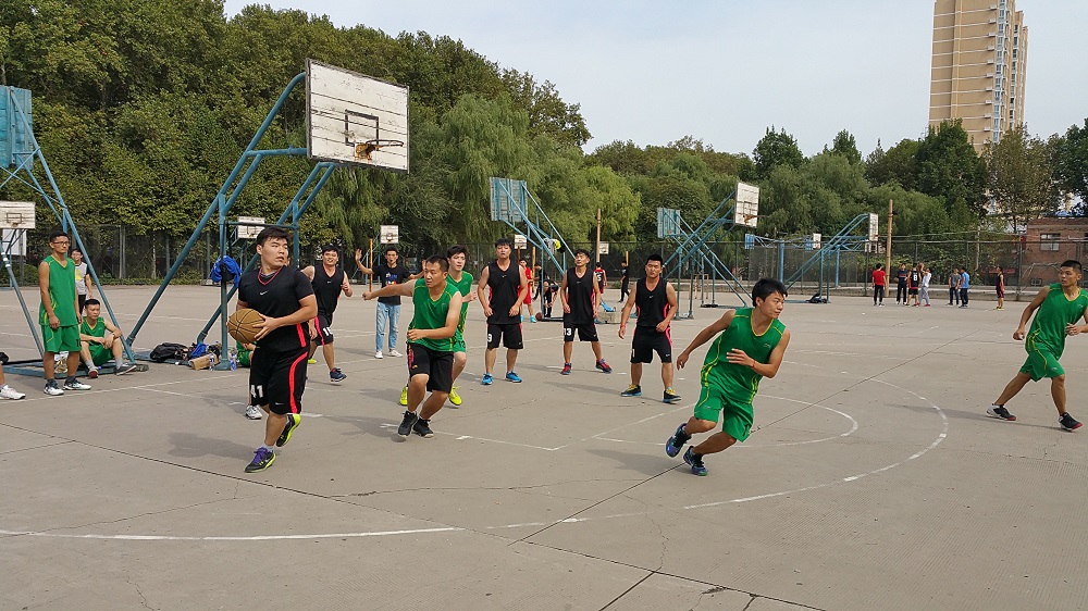 西苑校区球场风采